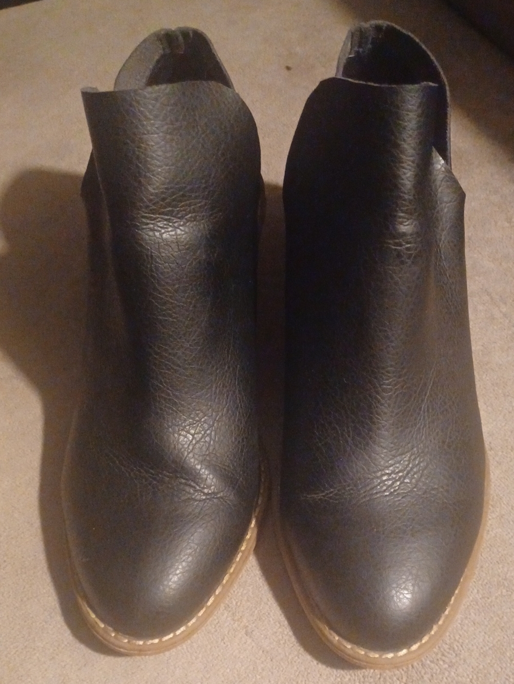 Universal Thread - Women's Black Slip-On Ankle Shoes with Tan Sole